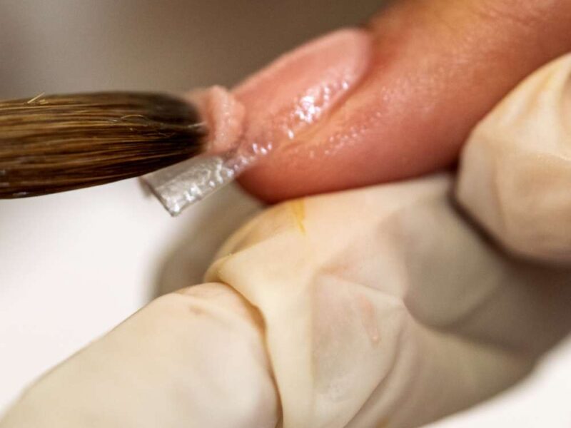 how-to-design-simple- acrylic-nail