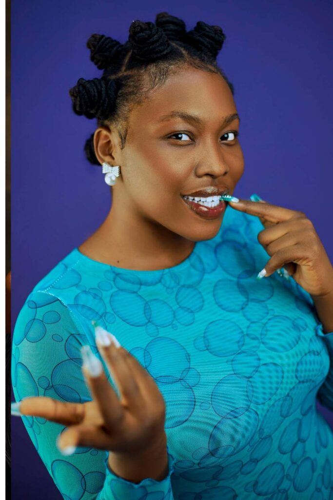 A lady on Bantu braid
