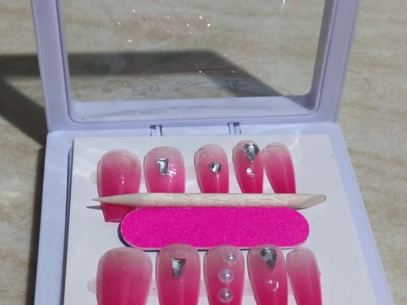 How to make press-on nails as a beginner