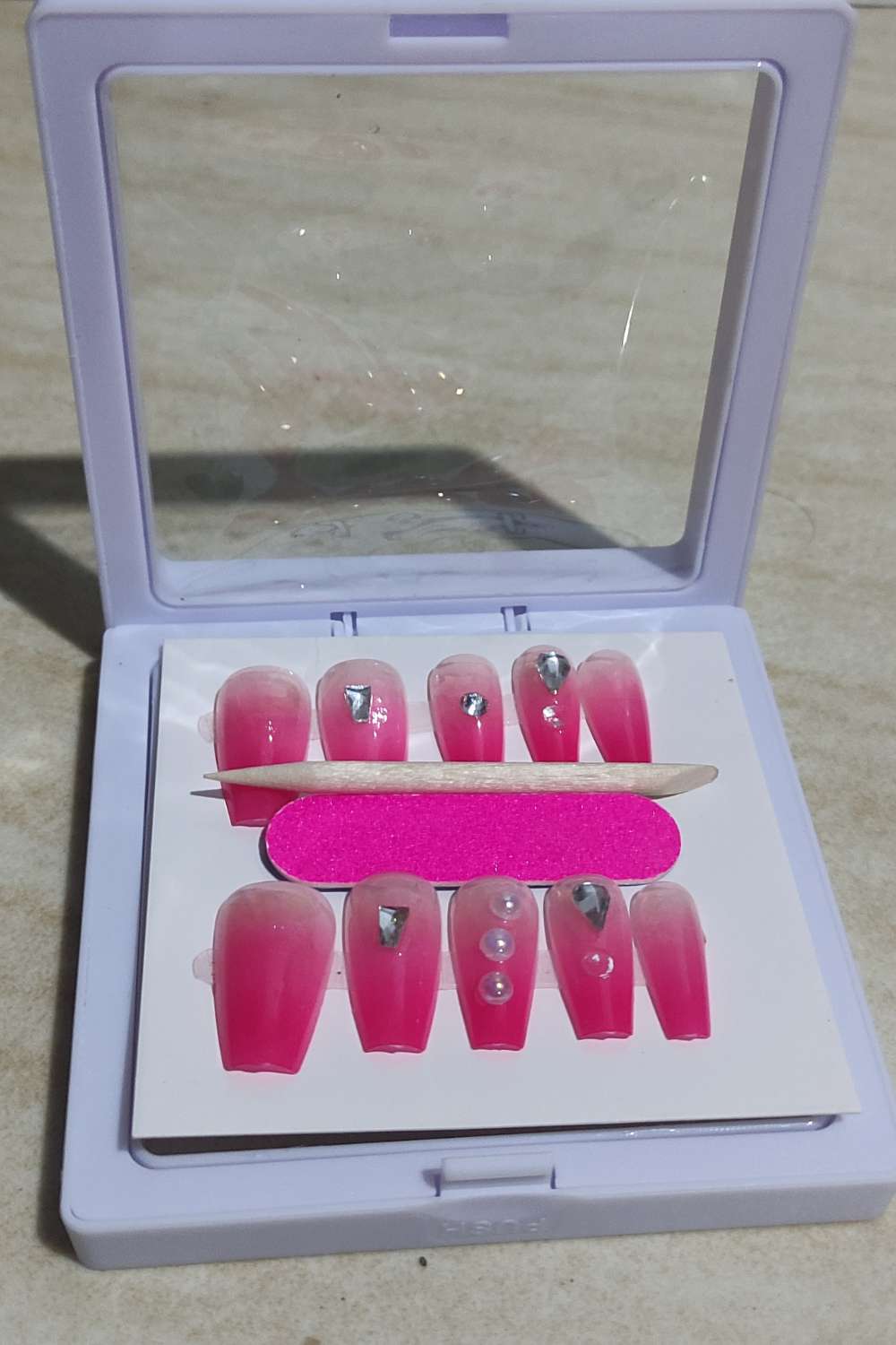 How to make press-on nails as a beginner