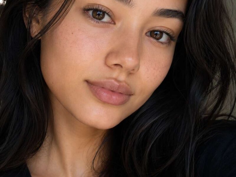 Minimal makeup look for natural beauty lovers