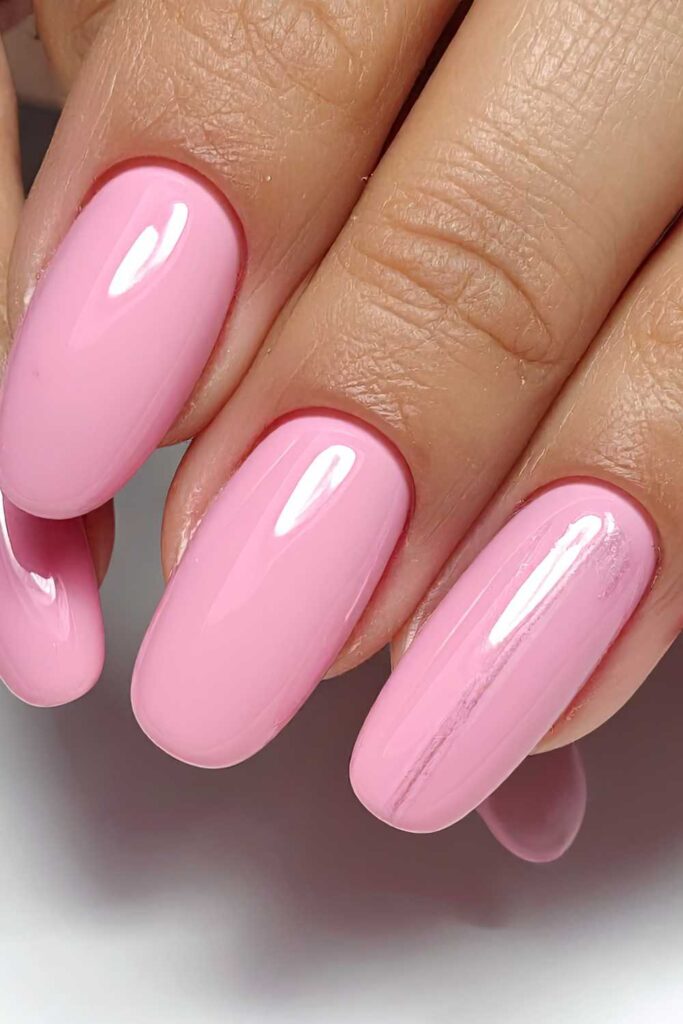 A simple cute pink nails design
