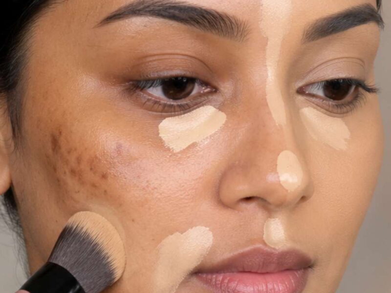 Full coverage makeup for concealing dark spot and blemishes